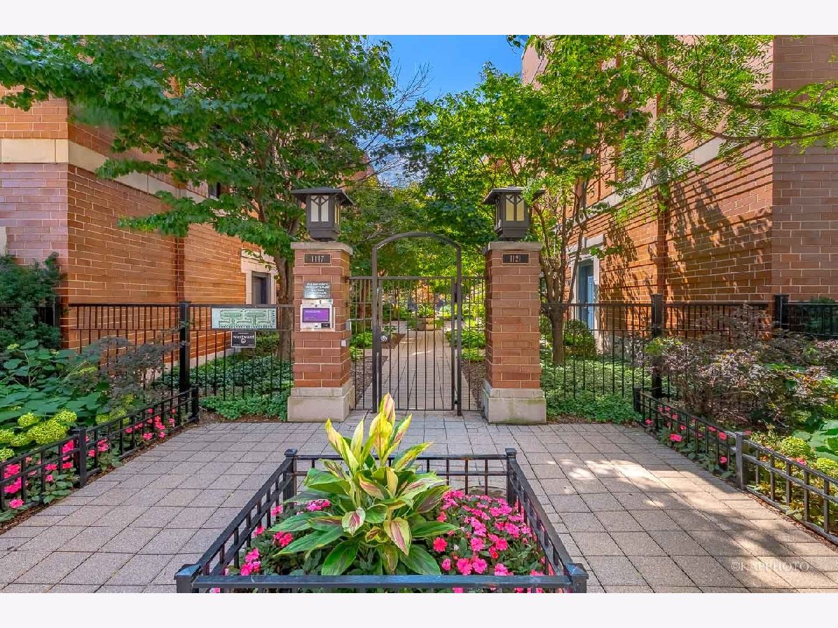 Townhomes Sold Chelsea Townhomes Chicago Illinois, 1117 Monroe