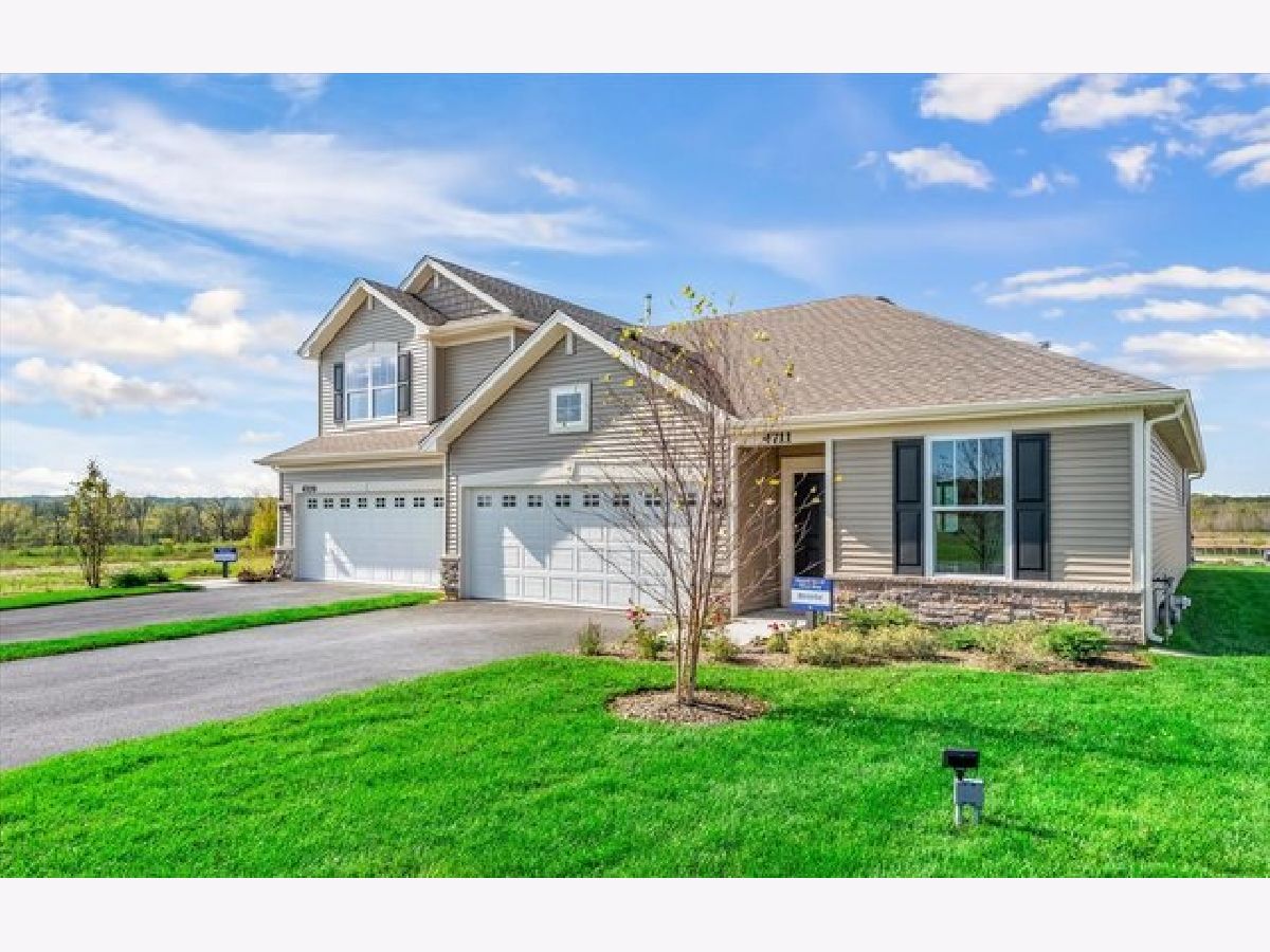 Townhomes & Homes Sold Meadows Of West Bay Wonder Lake Illinois, 8404 Redbud
