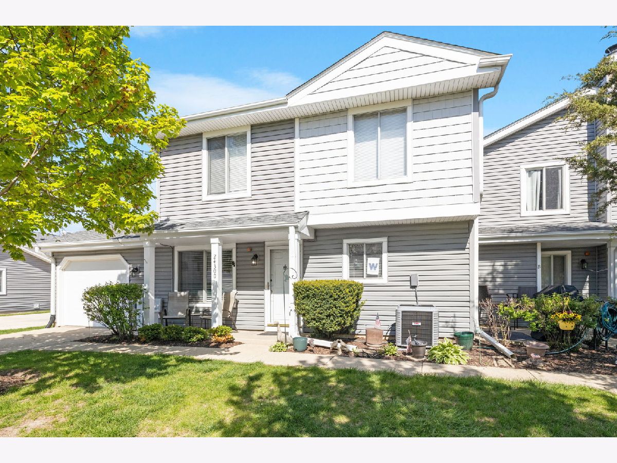 Townhomes & Condos Sold New England Village Woodridge Illinois, 2430 Brunswick