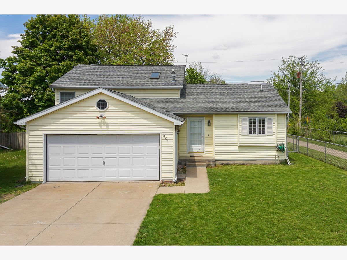 Homes & Condos & Townhomes Sold Westview Pontiac Illinois, 1401 Indian