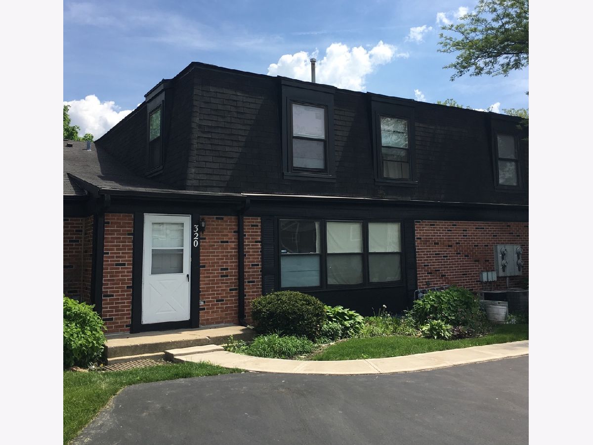 Townhomes & Condos Rented Inverrary Deerfield Illinois, 320 Inverrary
