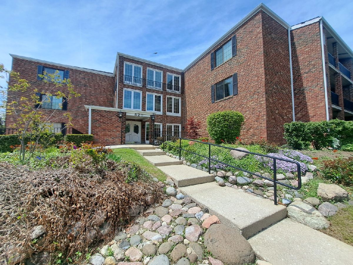 Condominiums Rented Park Orleans Elk Grove Village Illinois, 520 Biesterfield