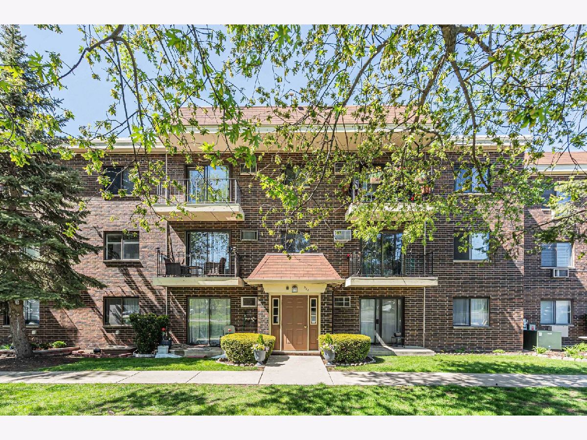 Condominiums Sold Kings Point Condos Addison Illinois, 942 Rohlwing