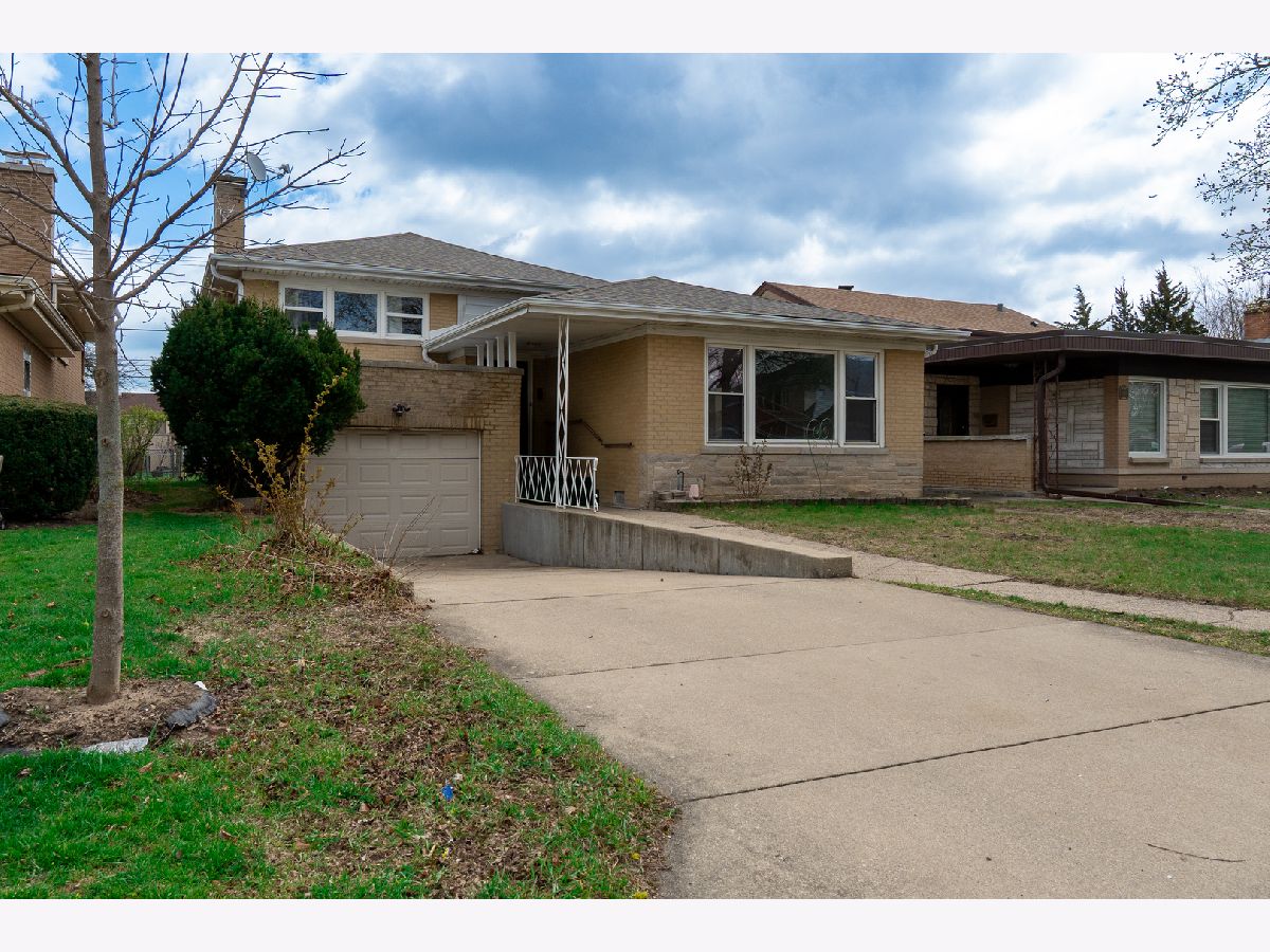 Rented Lincolnwood Illinois, 7323 Karlov