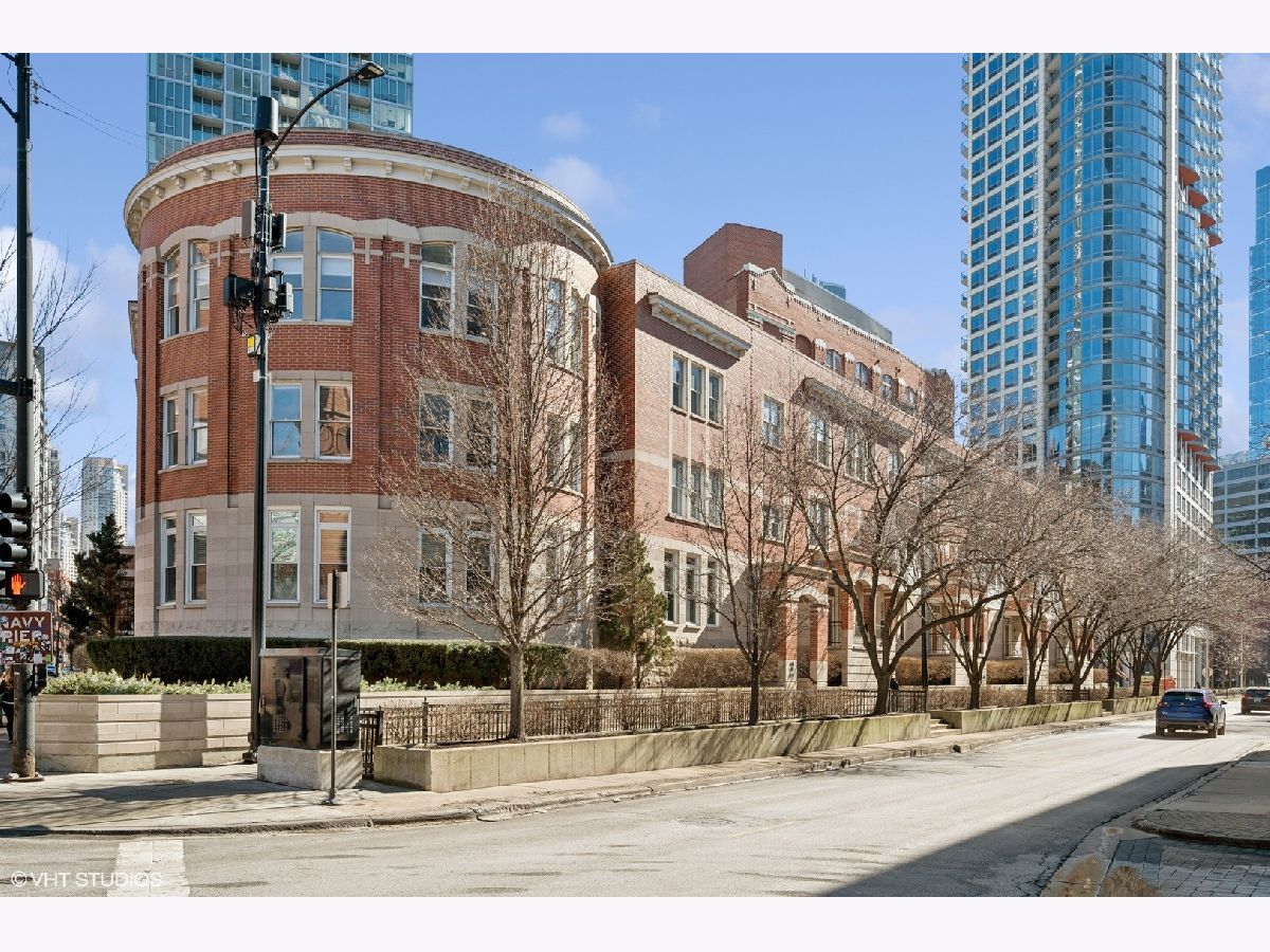 Townhomes & Condos For Sale The Sexton Chicago Illinois, 501 Kingsbury Street