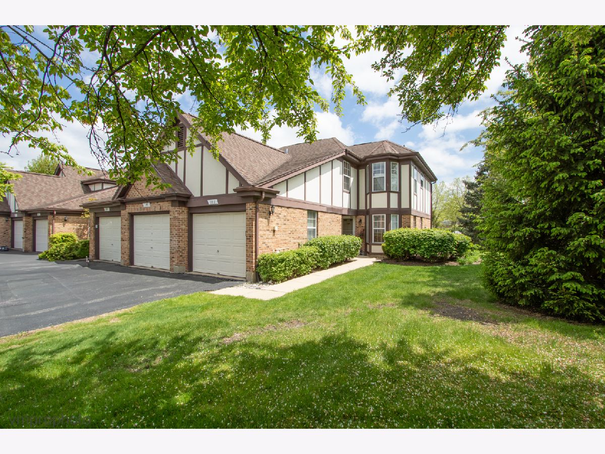 Homes & Townhomes & Condos Sold Old Farm Village Buffalo Grove Illinois, 101 Fabish