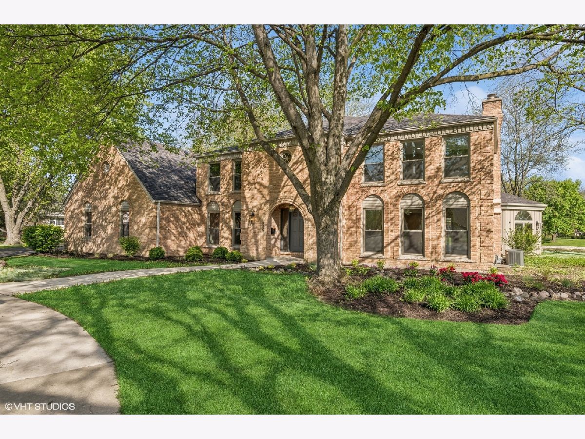 Townhomes & Condos & Homes Sold Elk Grove Estates Elk Grove Village Illinois, 710 Parkview