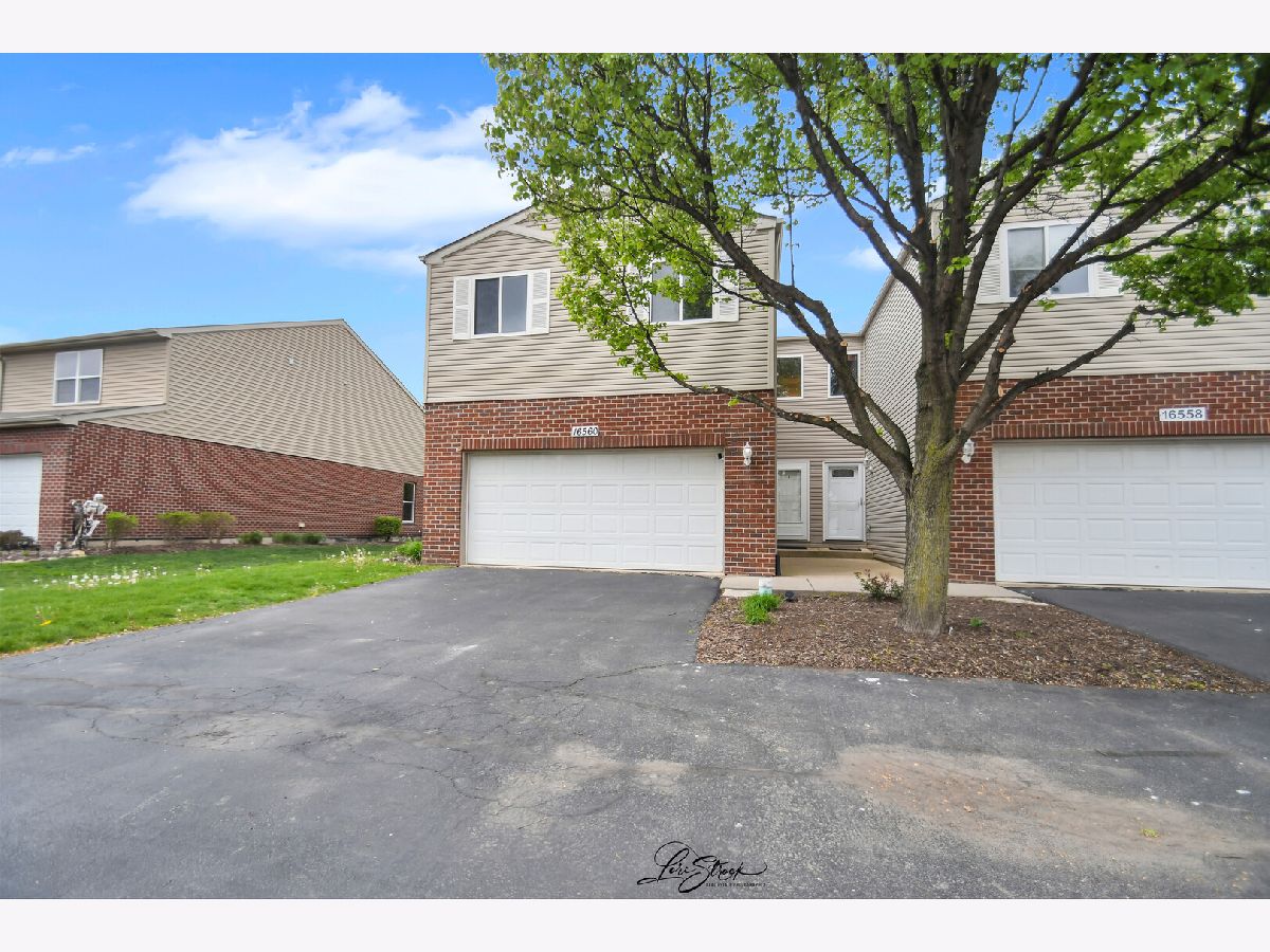 Townhomes & Homes Sold Willow Walk Lockport Illinois, 16560 Willow Walk