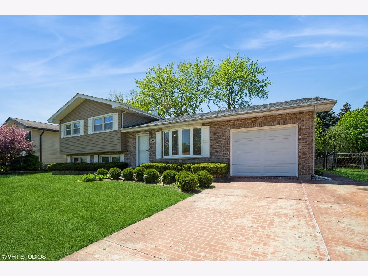 Homes & Condos & Townhomes Sold Lancer Park Schaumburg Illinois, 300 Wingate