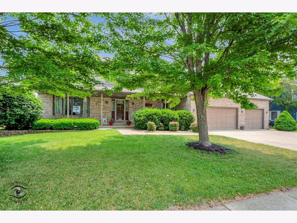  For Sale Coal City Illinois, 975 Laura Lane
