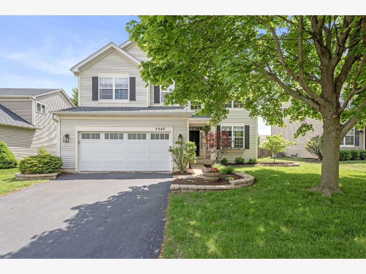 Homes & Townhomes & Condos Sold Amber Fields Aurora Illinois, 2642 Lundquist