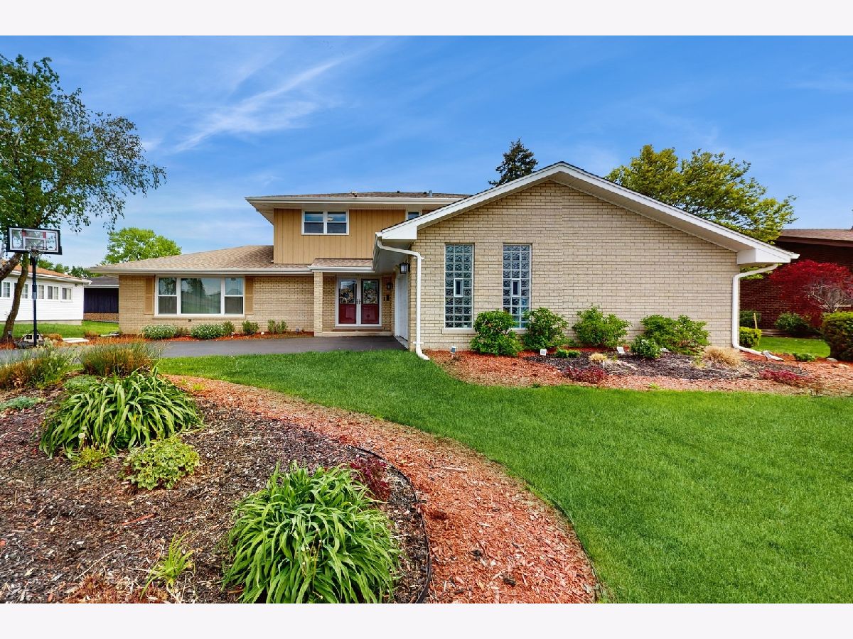 Homes Sold Thorn Lake South Holland Illinois, 17205 University