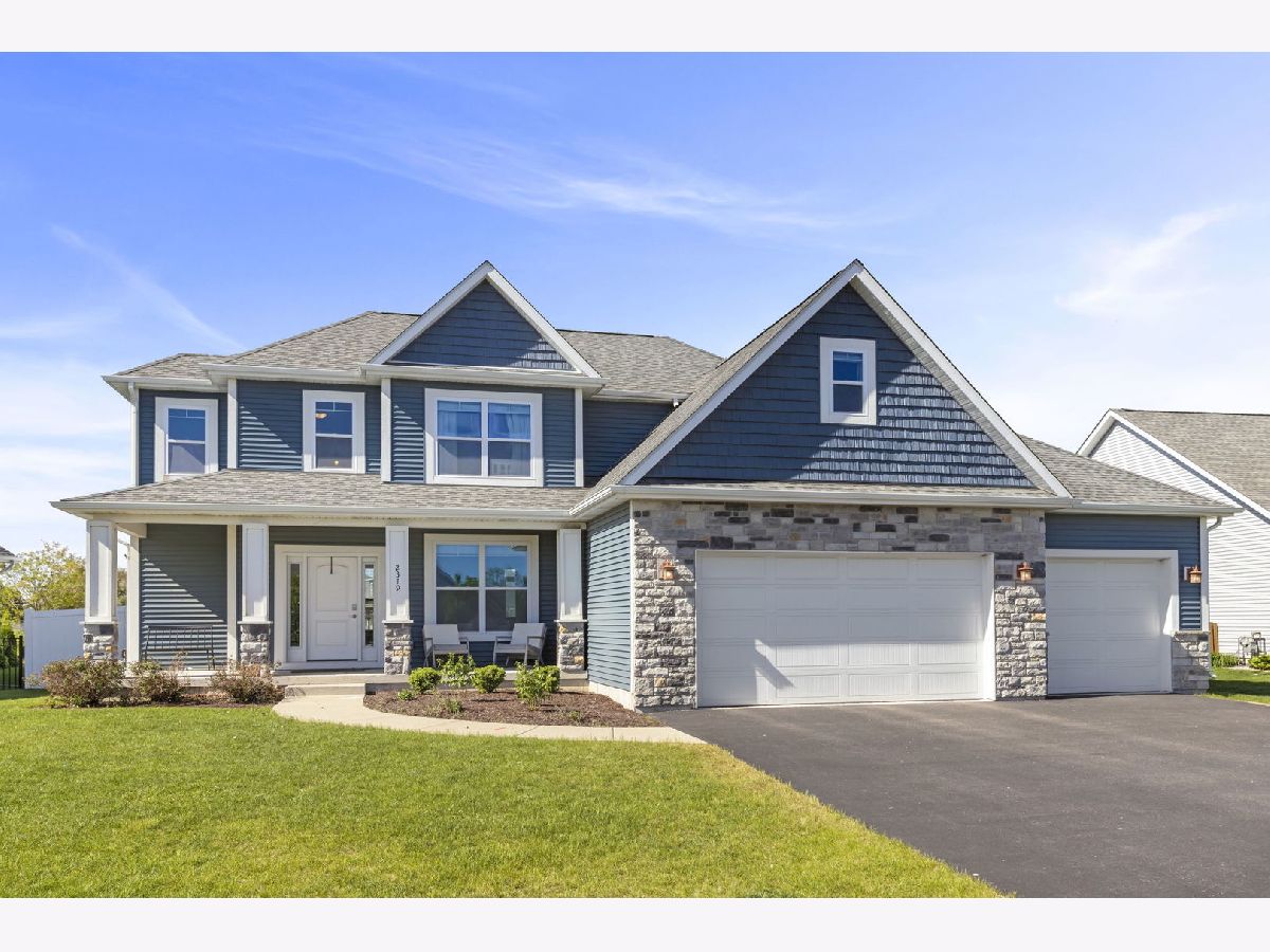 Homes & Townhomes Sold North Grove Crossings Sycamore Illinois, 2319 Coventry