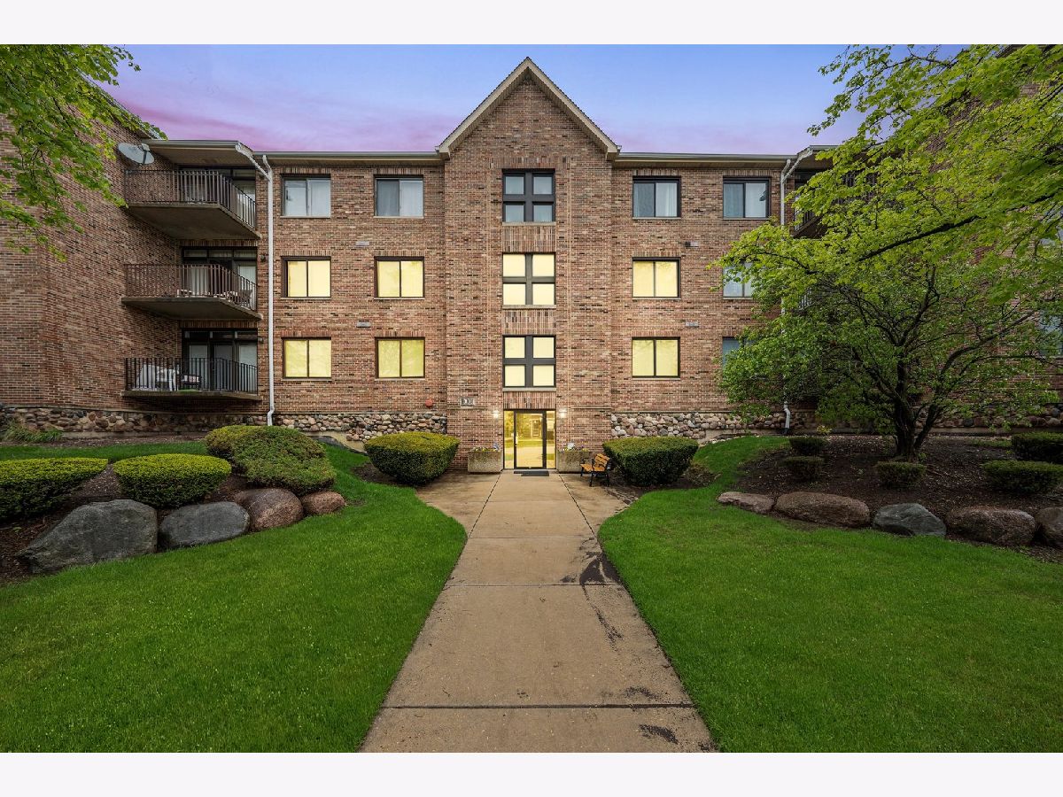 Townhomes & Condos Sold Acorn Glen Oak Lawn Illinois, 11001 Deblin