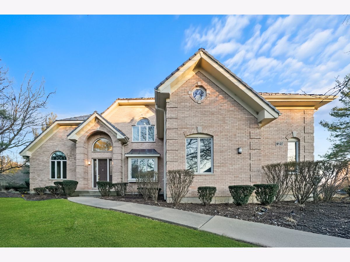 Homes Sold Falling Water Burr Ridge Illinois, 9127 Falling Waters