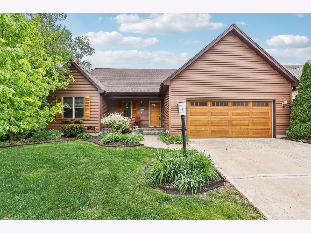 Homes Sold Country Ridge Woodstock Illinois, 840 Southview