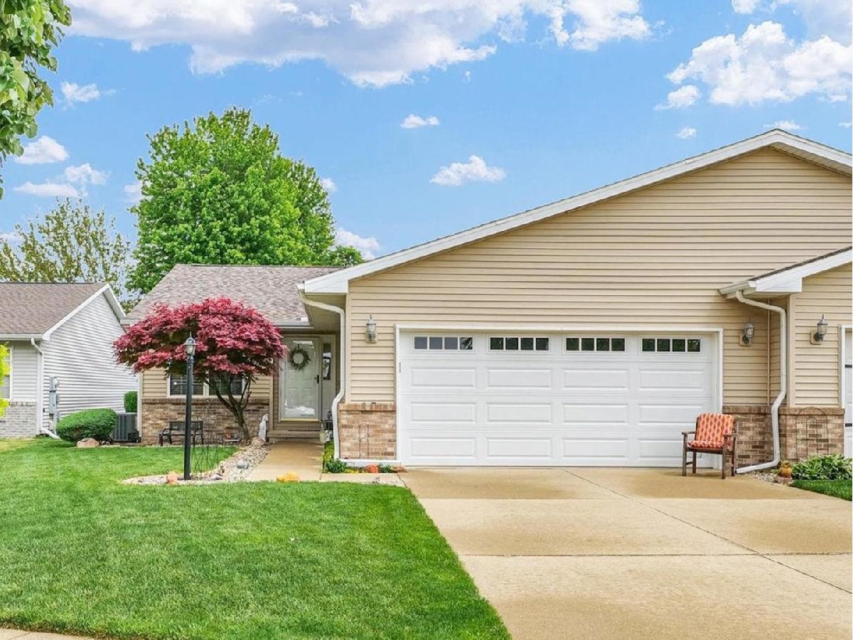 Homes & Condos & Townhomes Sold Prairie Fields Savoy Illinois, 704 B Phlox