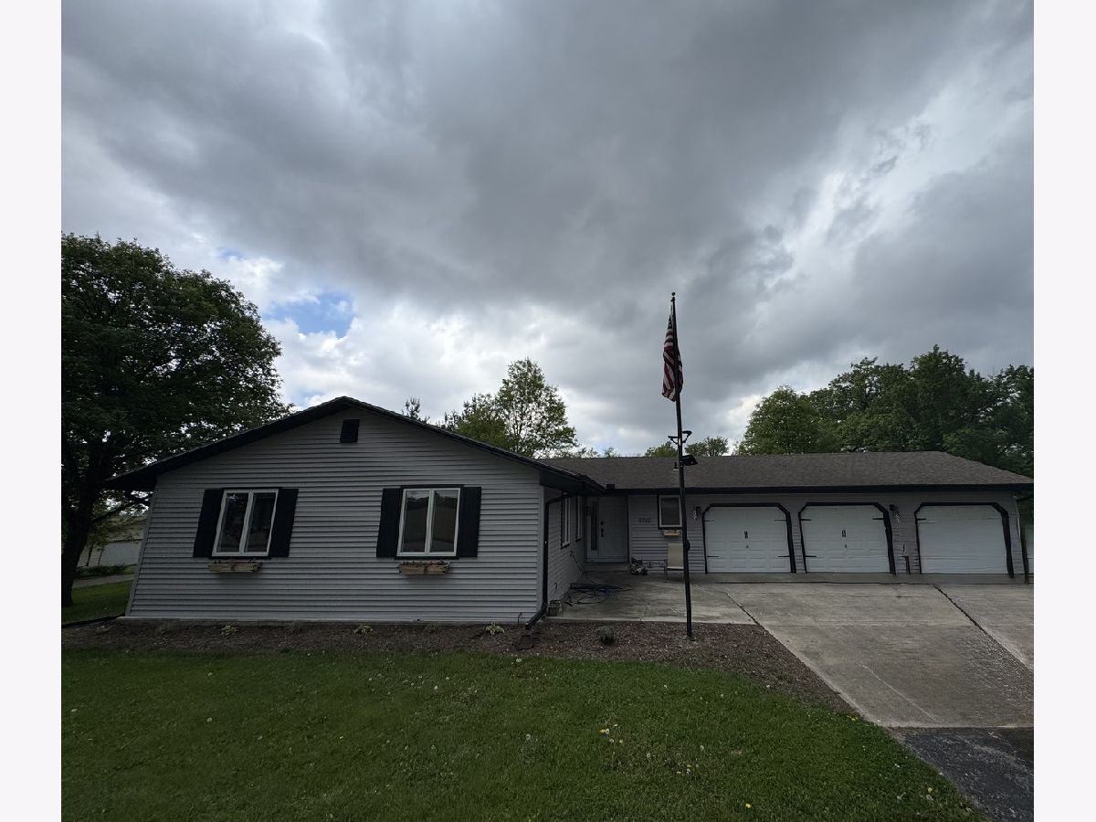 Homes Sold Windrush Acres Bloomington Illinois, 8702 1900 East