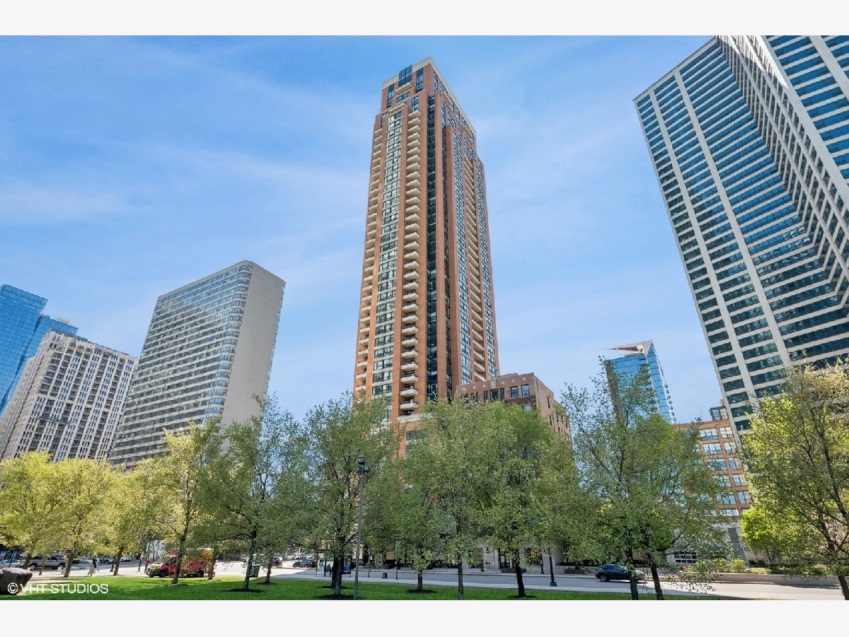 Condominiums Sold The Columbian Chicago Illinois, 1160 Michigan