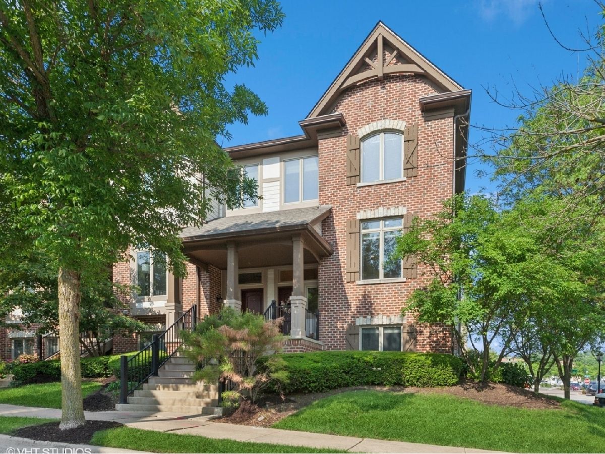 Townhomes Sold Brownstone At Riversedge St Charles Illinois, 301 Brownstone