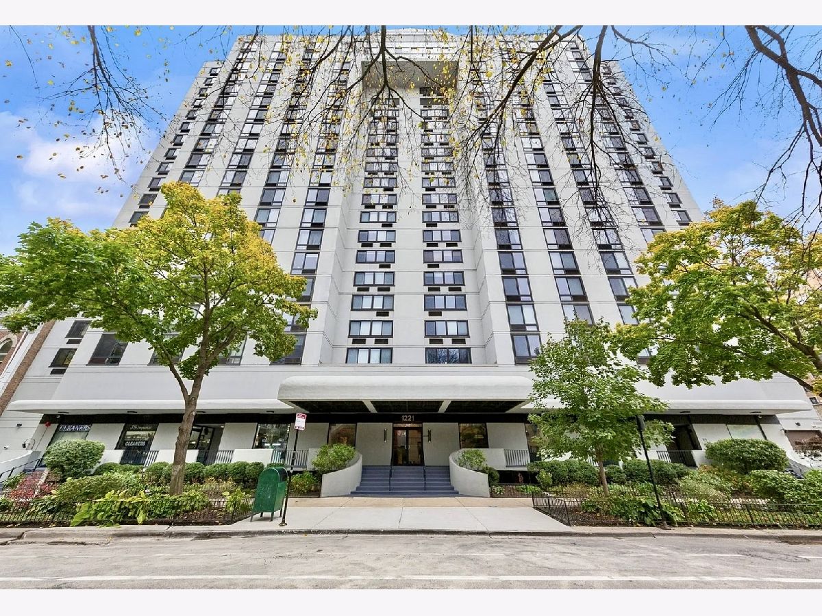 Condominiums Sold The Towers Chicago Illinois, 1221 Dearborn