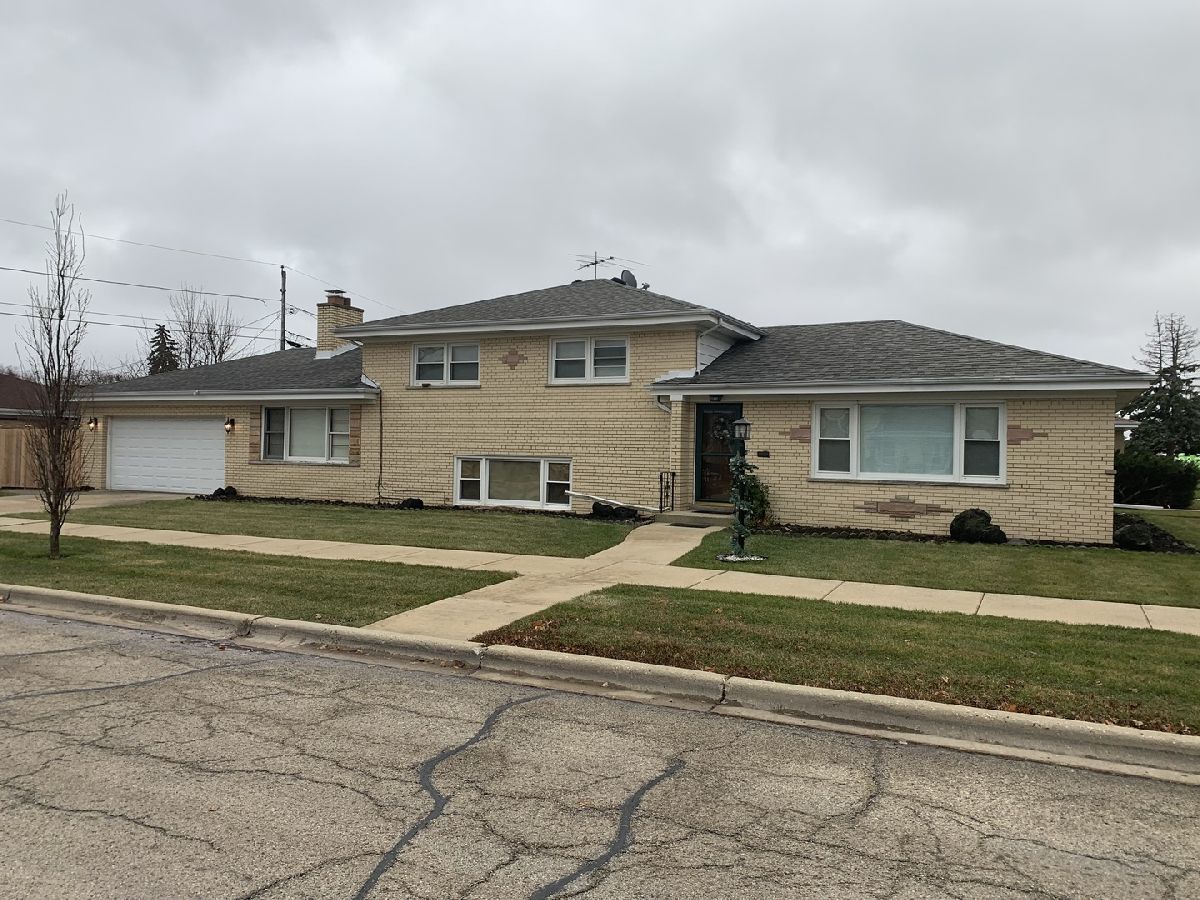 Rented Morton Grove Illinois, 8841 Oleander