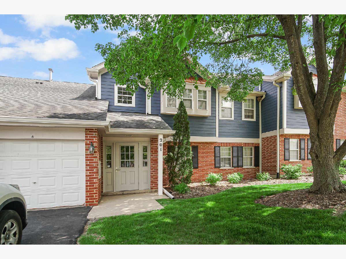 Condos & Townhomes Sold Heatherwood Estates Schaumburg Illinois, 201 Charleston