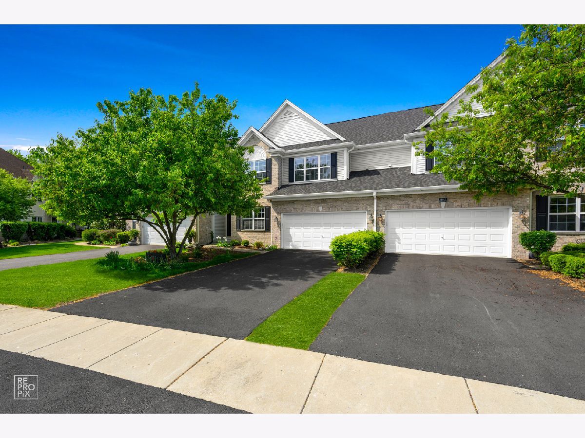 Townhomes & Homes Sold Heritage Oaks Plainfield Illinois, 11911 Winterberry