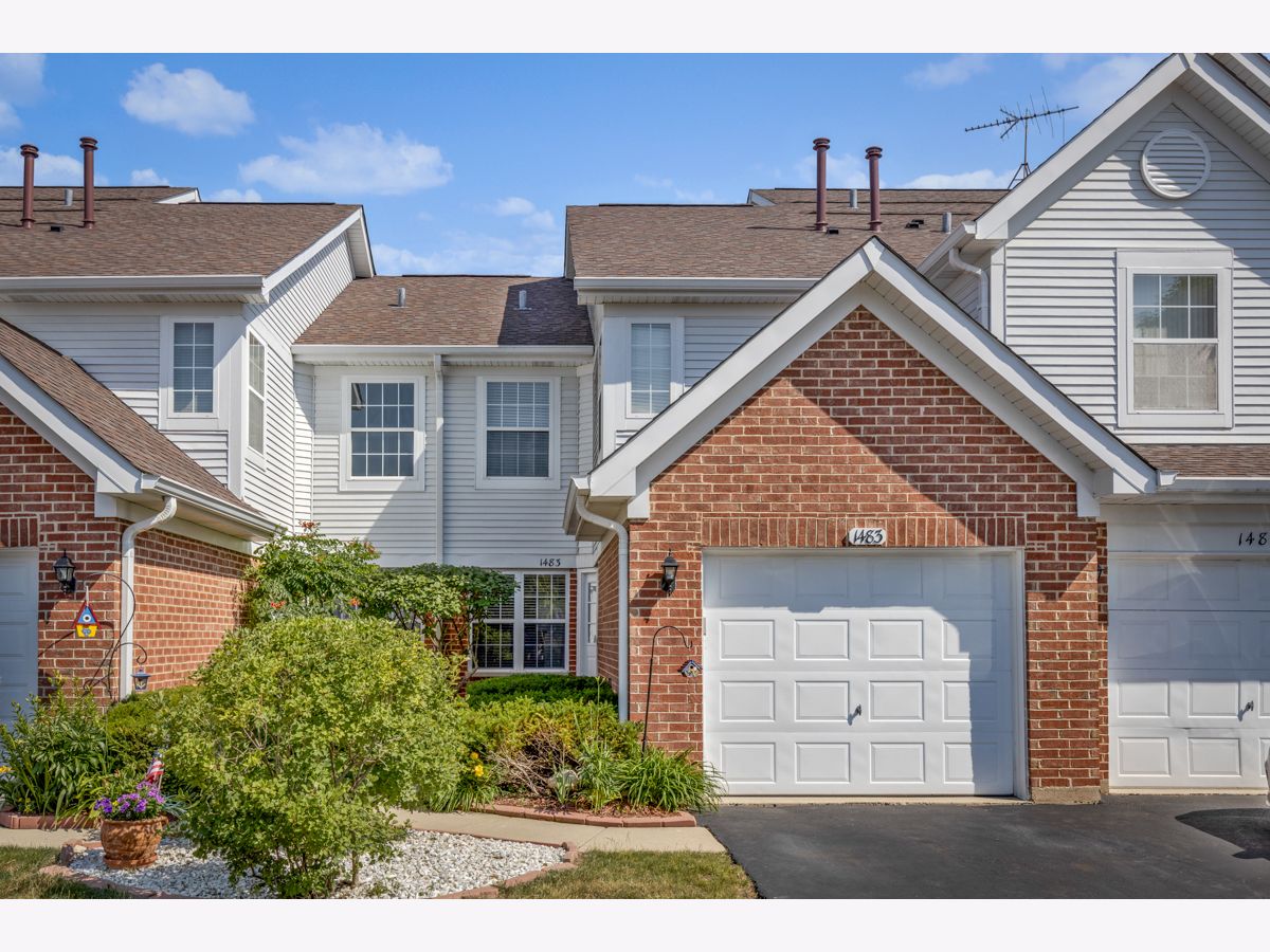  Rented Roselle Illinois, 1483 Ashbury
