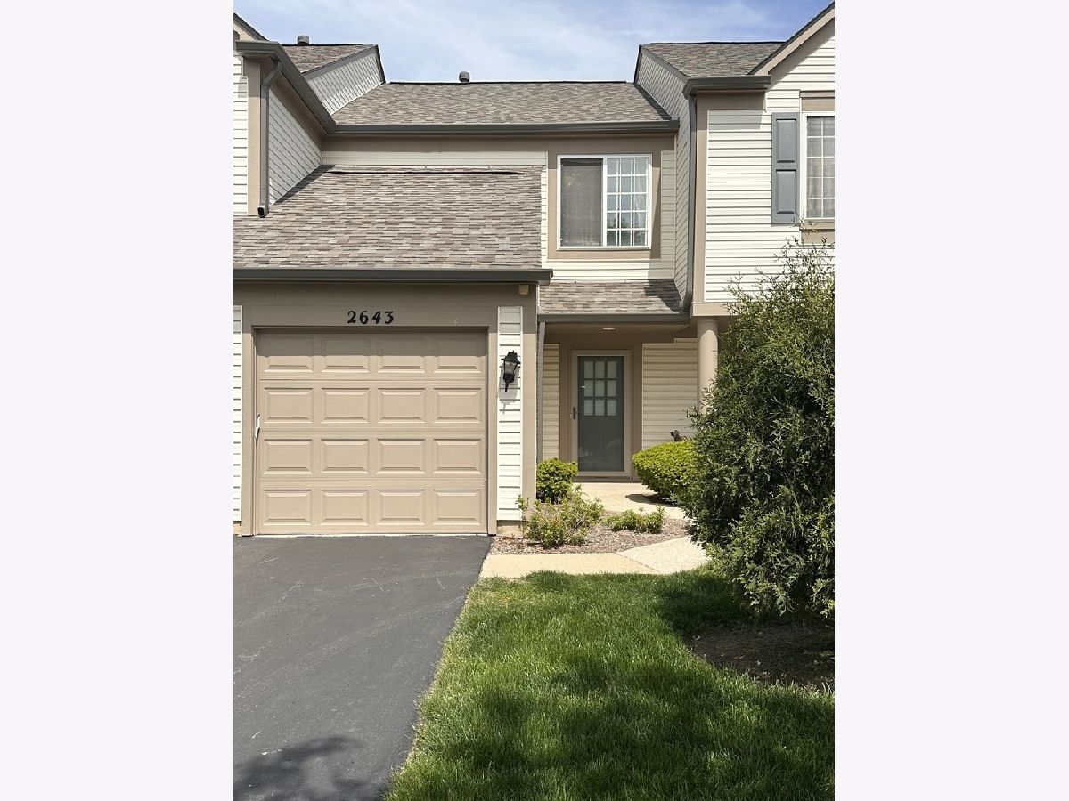 Townhomes Rented Carrolwood Naperville Illinois, 2643 Carrolwood