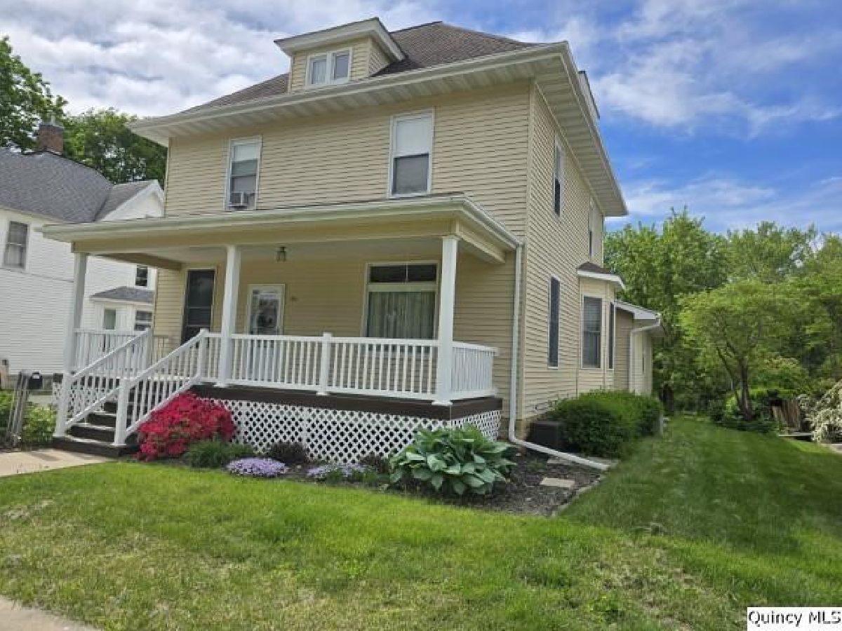  For Sale Carthage Illinois, 722 Wabash Avenue