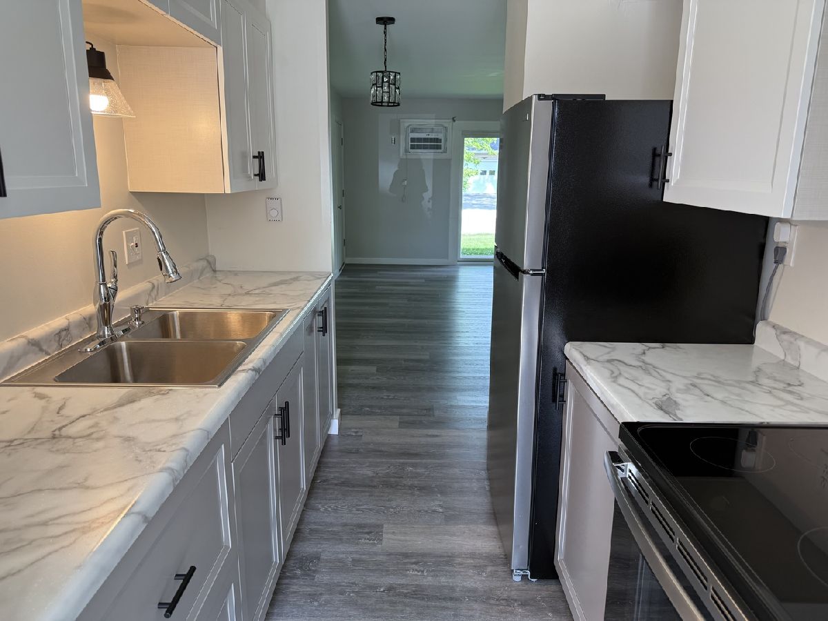  Rented Mendota Illinois, 108 3rd