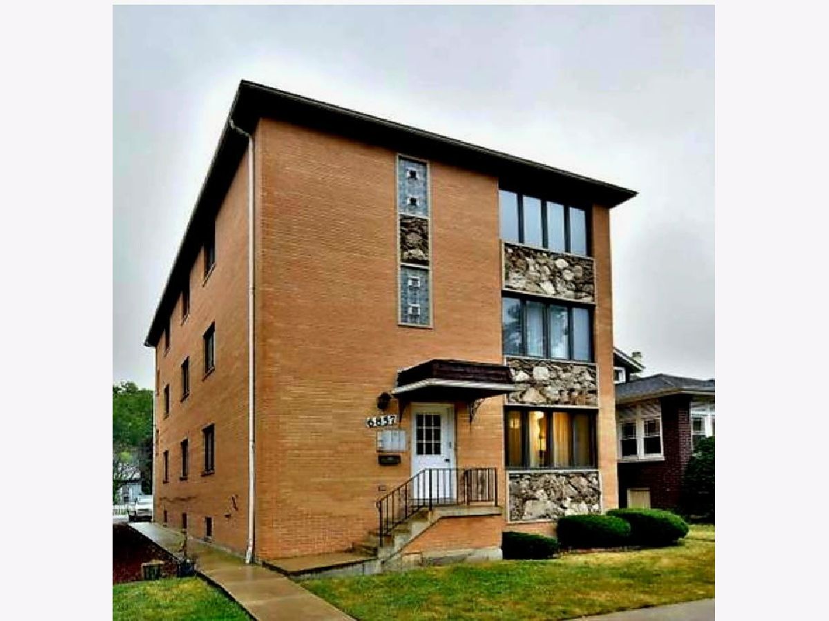  Rented Chicago Illinois, 6857 Overhill