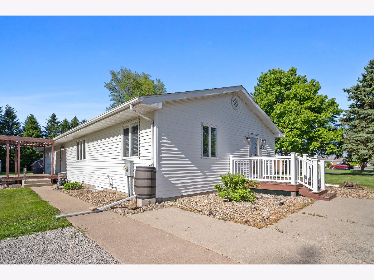  Sold El Paso Illinois, 475 Clay