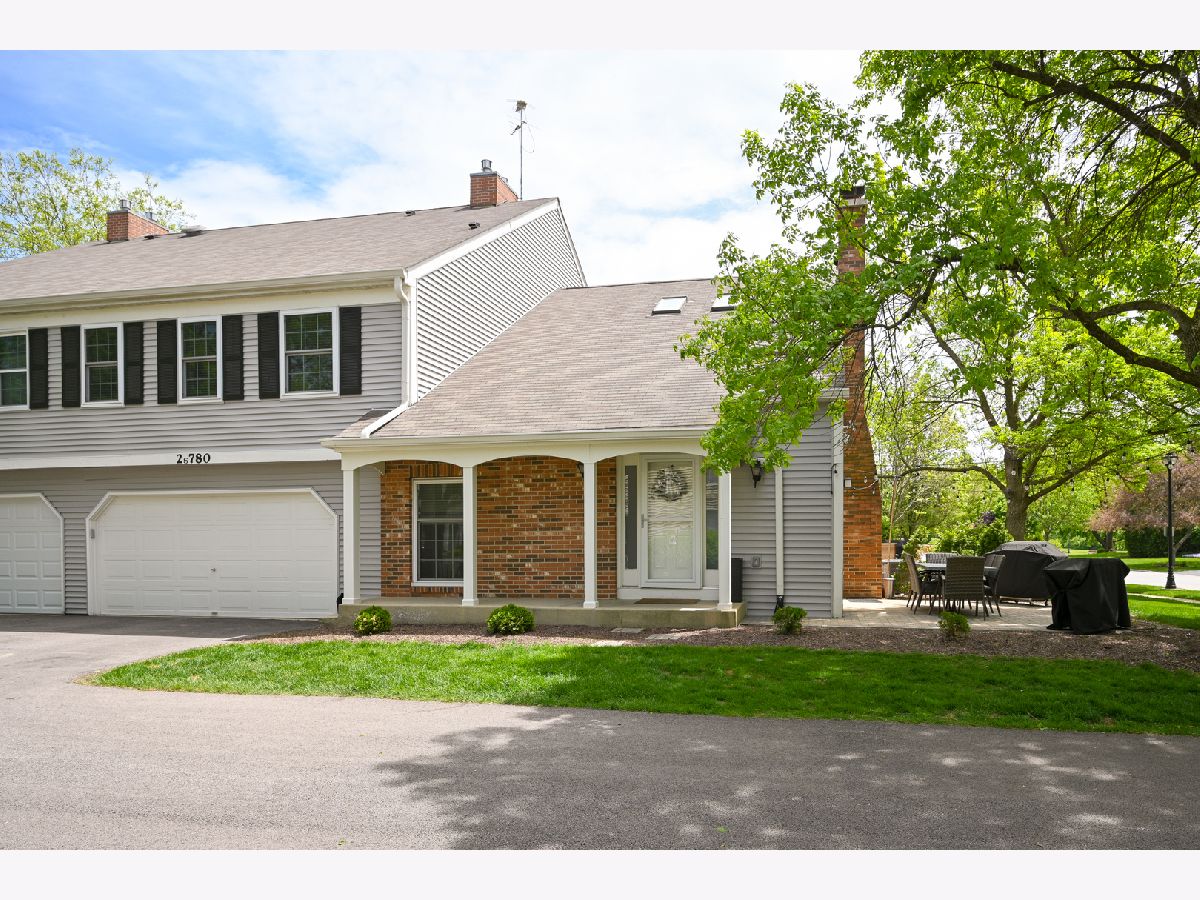 Townhomes Sold Warrenville Lakes Warrenville Illinois, 2S780 Grove