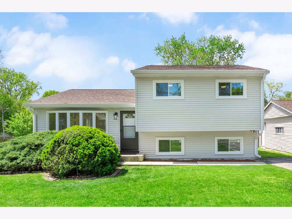 Rented Wheaton Illinois, 0N148 Silverleaf