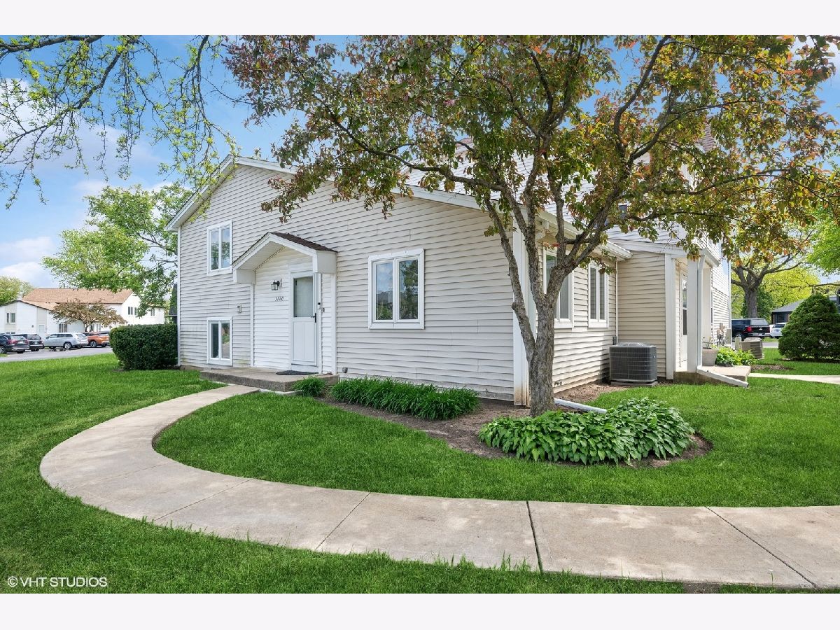 Townhomes & Condos Sold Inverrary Deerfield Illinois, 1110 Inverrary