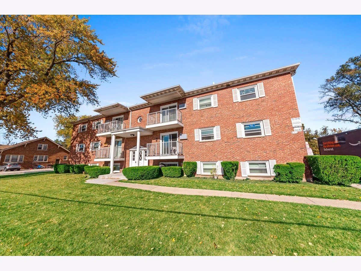  Rented Round Lake Park Illinois, 122 Washington