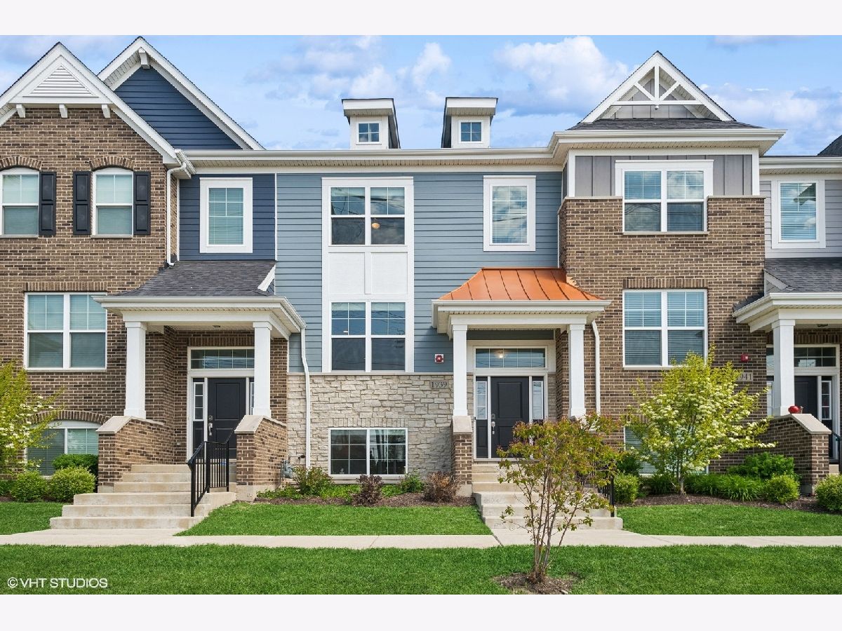 Condos & Townhomes Rented Sterling Place Northbrook Illinois, 1939 Kingsley