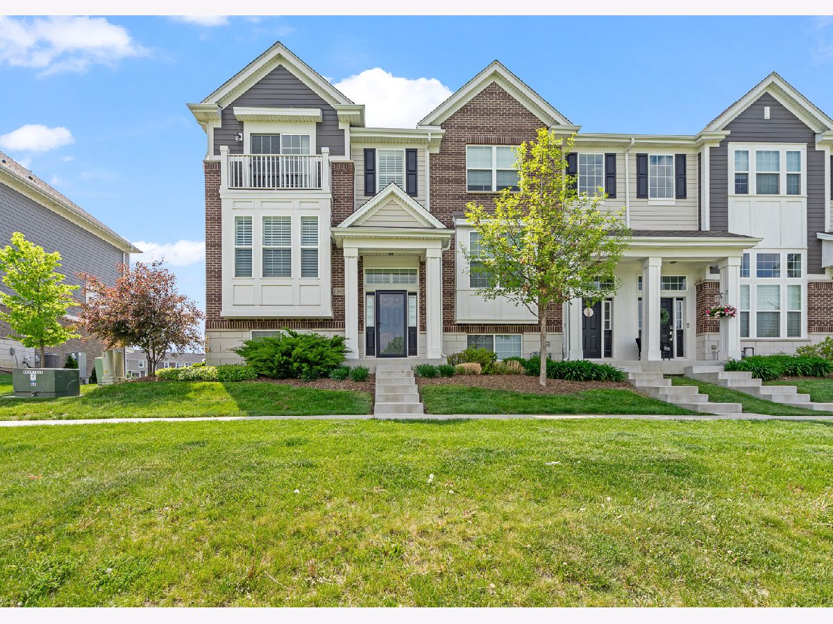 Condos & Townhomes Sold The Square At Goodings Grove Homer Glen Illinois, 13931 Belmont