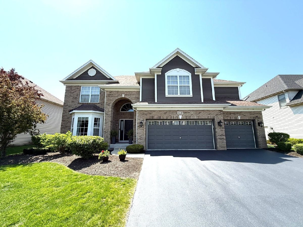 Townhomes & Homes Sold Heritage Oaks Plainfield Illinois, 12074 Winterberry