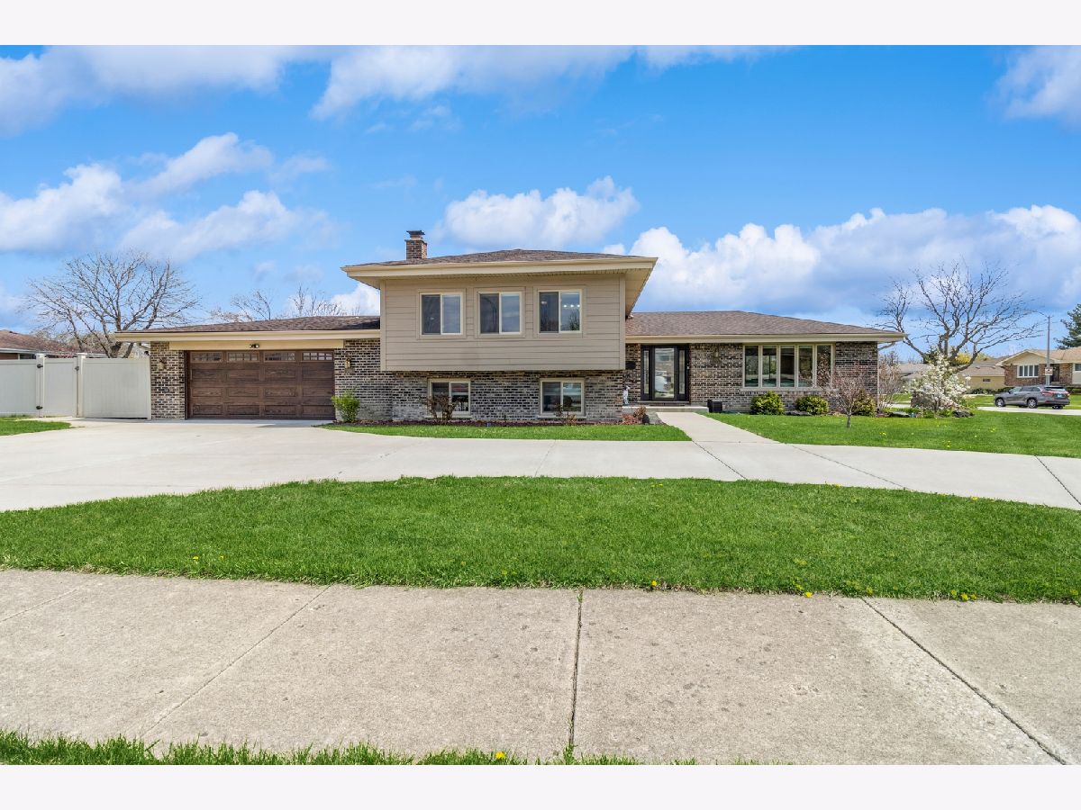 Homes Sold Green Ridge Addison Illinois, 705 Plamondon