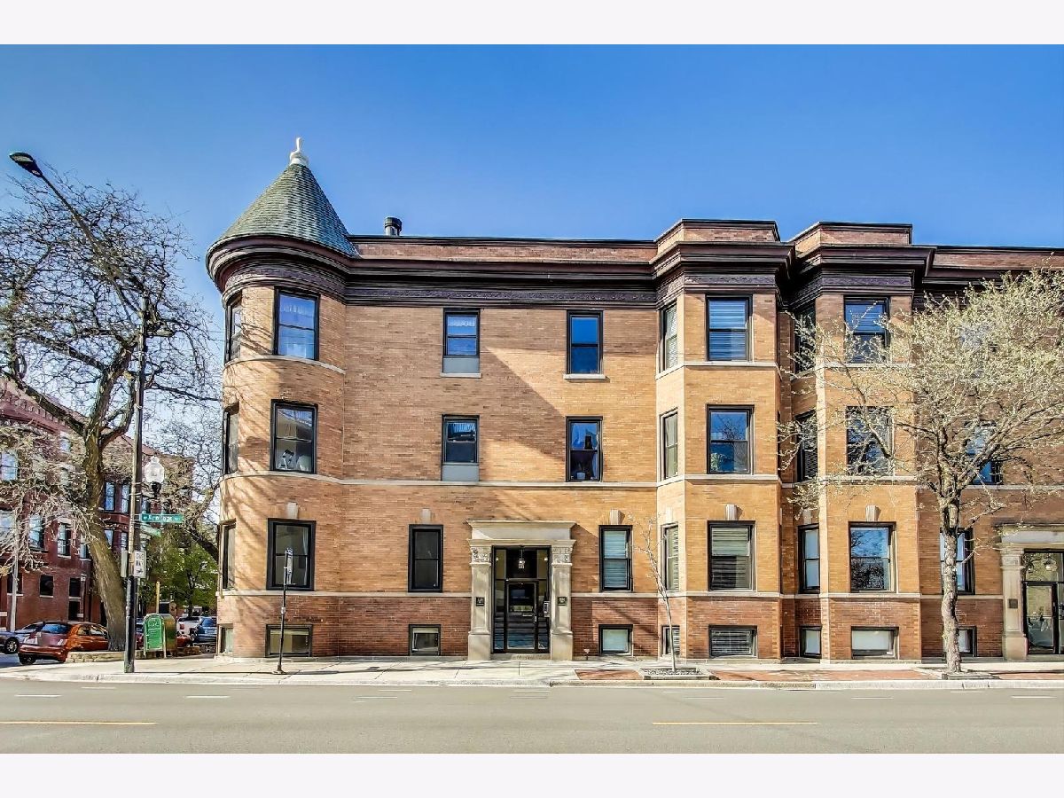 Condominiums & Homes Sold Kensington Chicago Illinois, 1058 Armitage