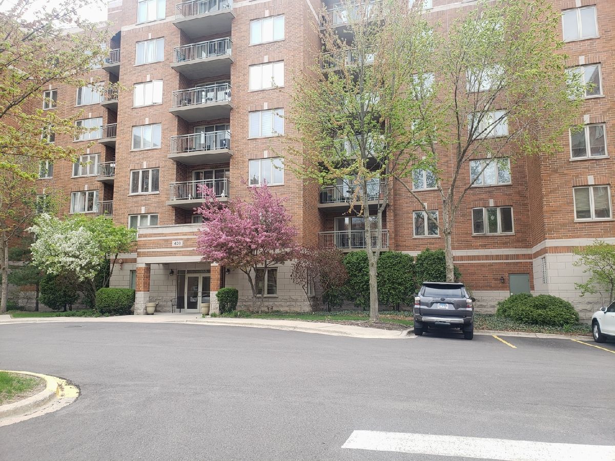 Condos & Townhomes Rented Stone Gate Des Plaines Illinois, 430 Western