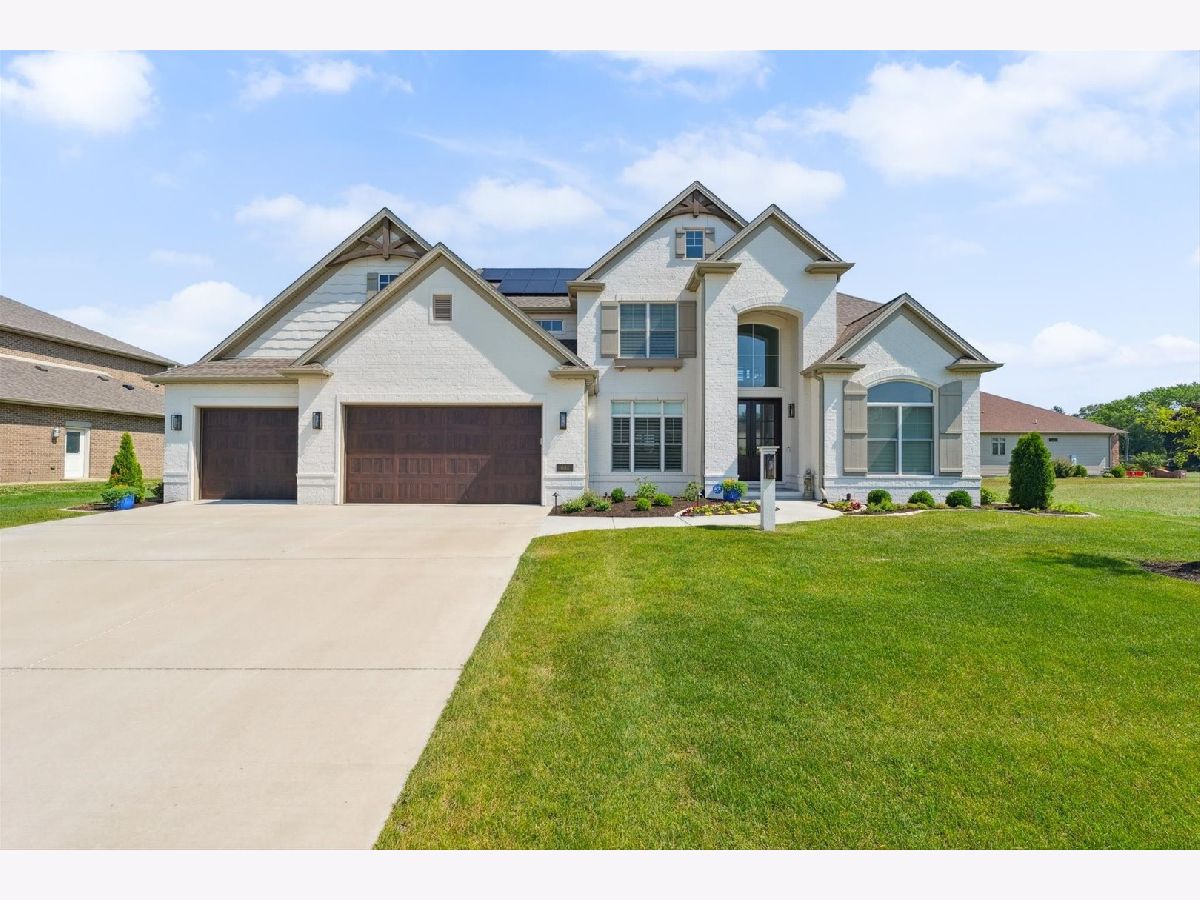 For Sale Savoy Illinois, 604 Cayman Way