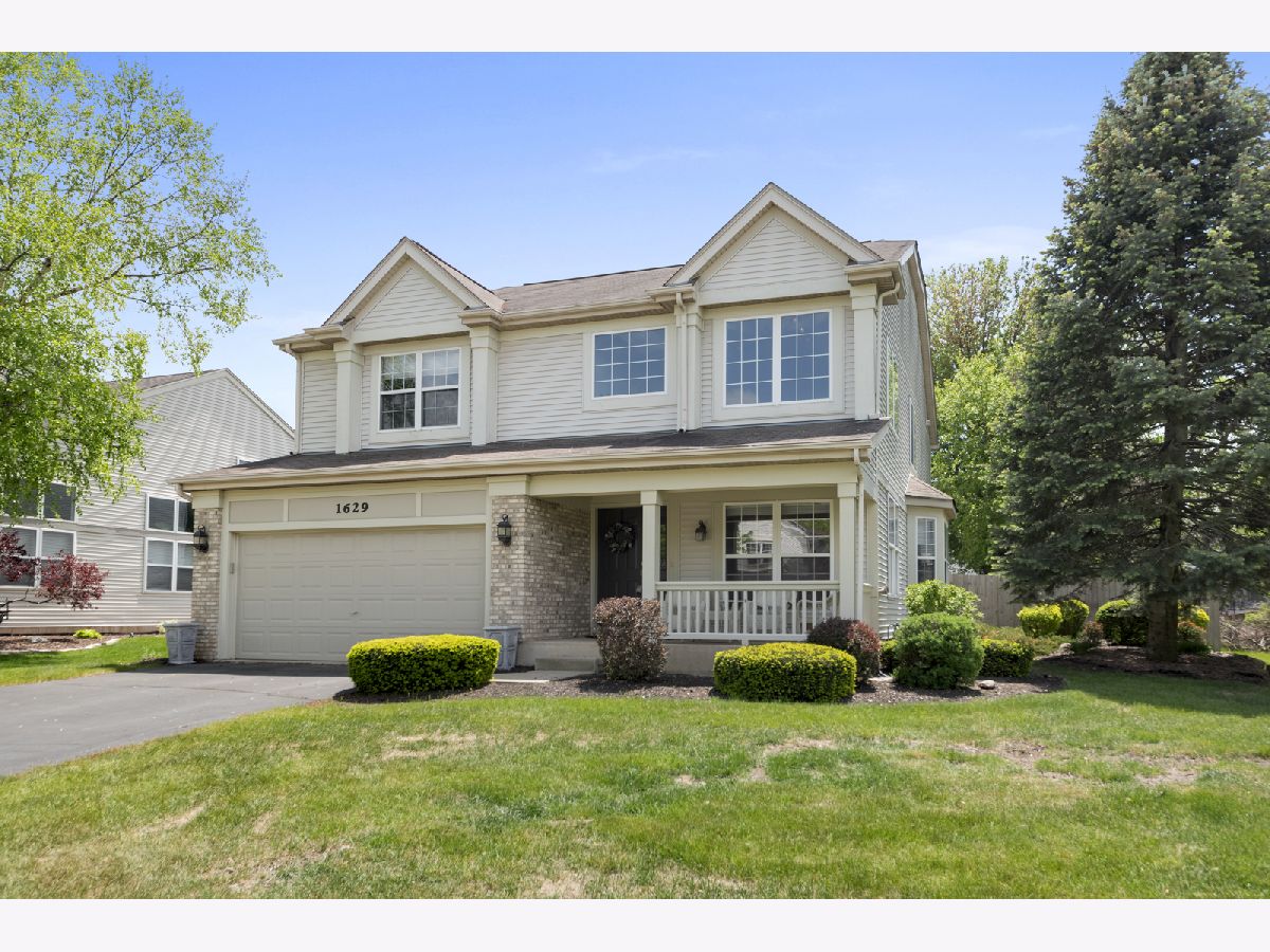 Homes & Townhomes & Condos Sold Mulberry Grove Elgin Illinois, 1629 Montclair