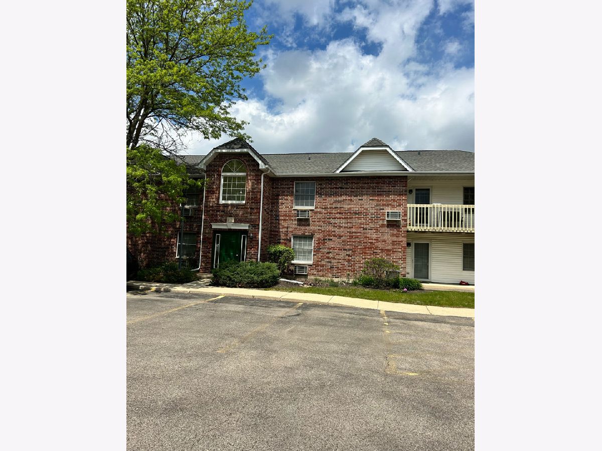 Condominiums Sold Country Club Manor Woodstock Illinois, 421 Leah