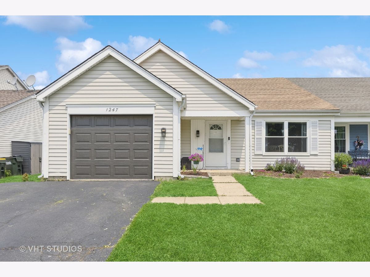 Townhomes & Homes Sold Cambridge Pointe Carol Stream Illinois, 1247 Trinity