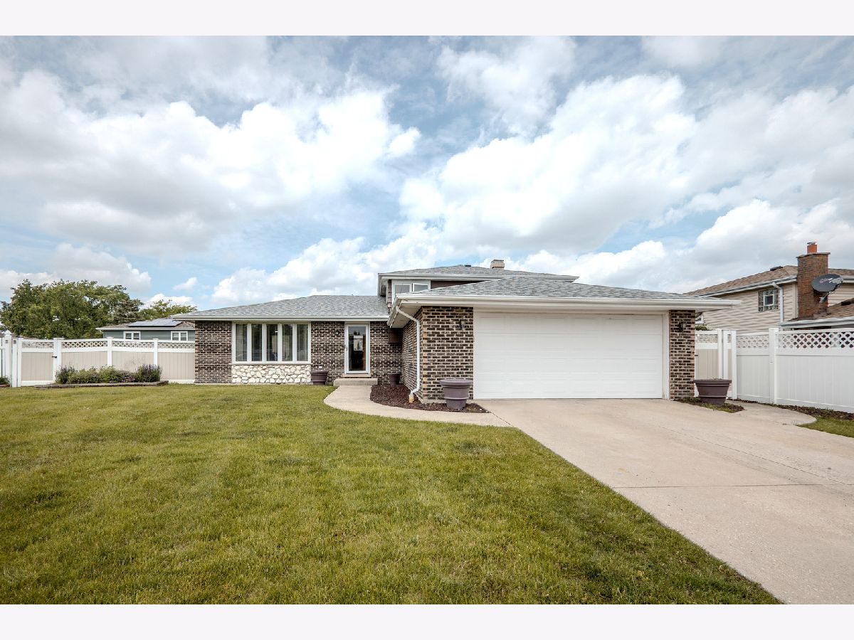 Homes & Townhomes & Condos Sold Cherry Hill Farms Tinley Park Illinois, 8440 Anvil