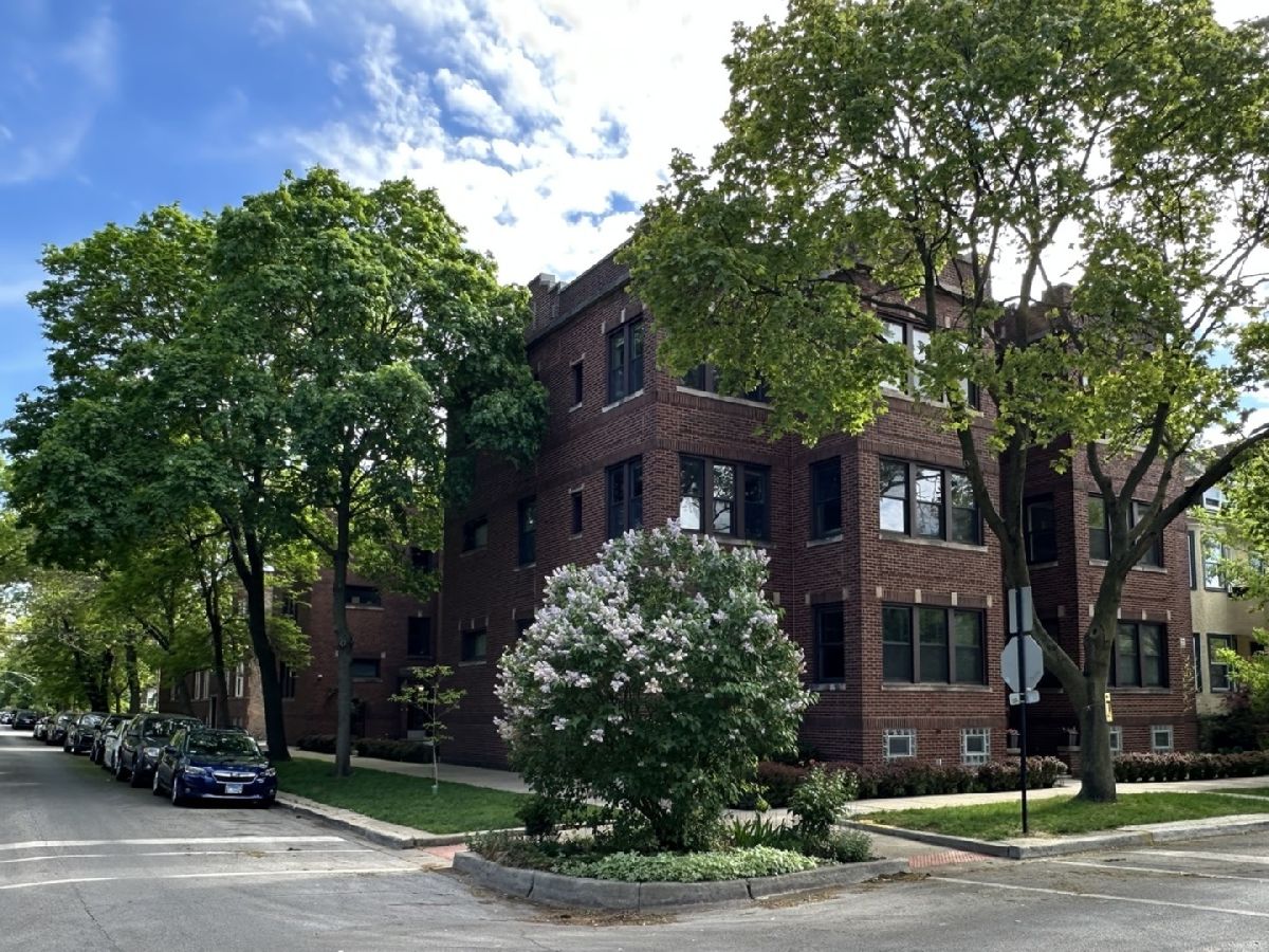Homes & Condominiums Rented Ravenswood Manor Chicago Illinois, 4614 Sacramento